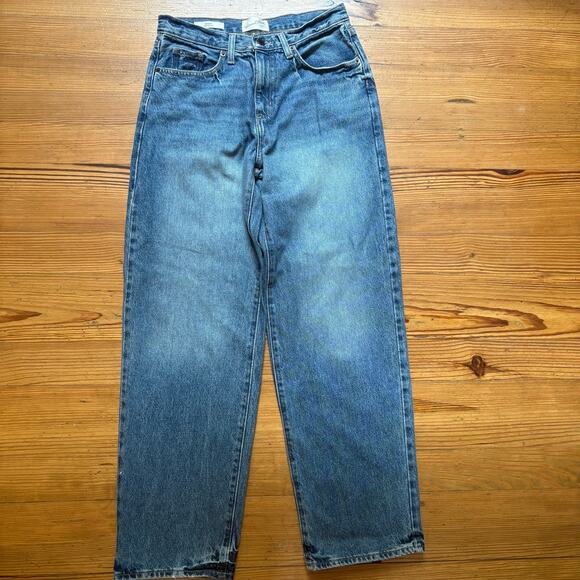 Universal Thread medium wash 90s baggy straight leg womens jeans SIZE 2 - Picture 1 of 6
